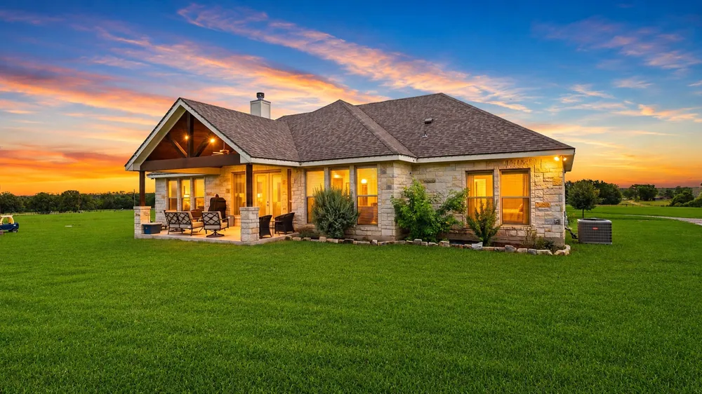 1606 County Road 216 Giddings, TX 78942