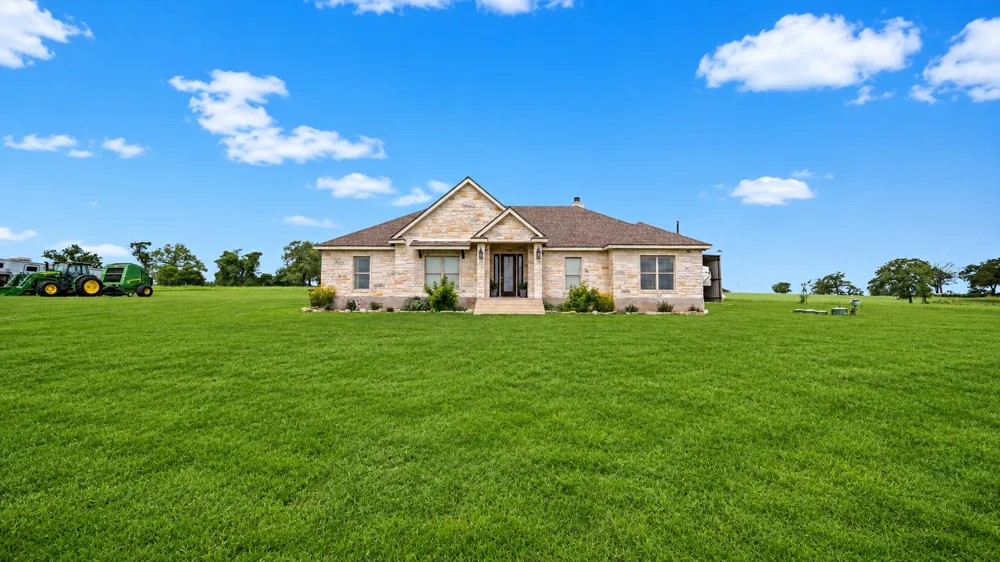 1606 County Road 216 Giddings, TX 78942