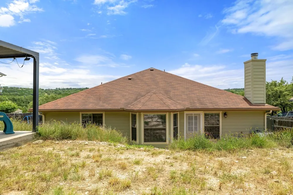 714 Newport Drive Spicewood, TX 78669