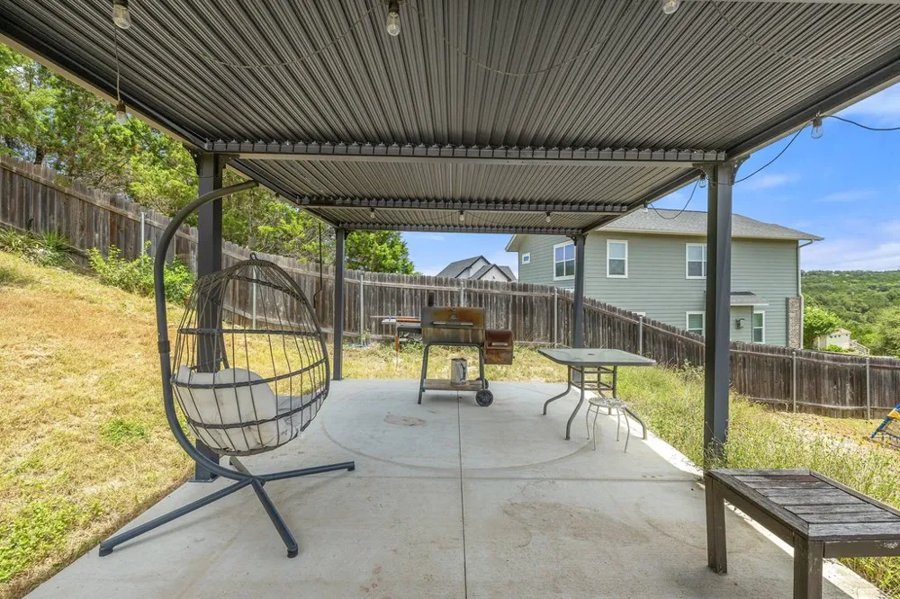 714 Newport Drive Spicewood, TX 78669