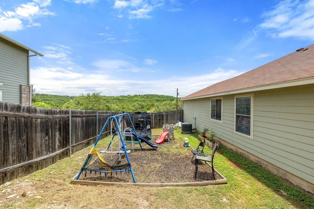714 Newport Drive Spicewood, TX 78669