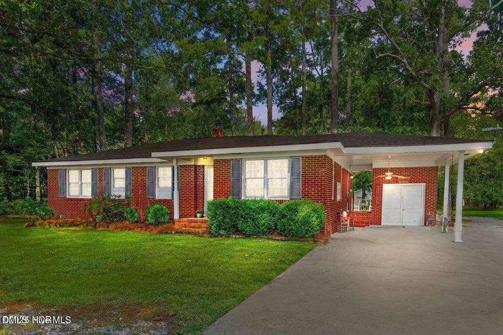 3286 Nc 122 S Pinetops, NC 27864