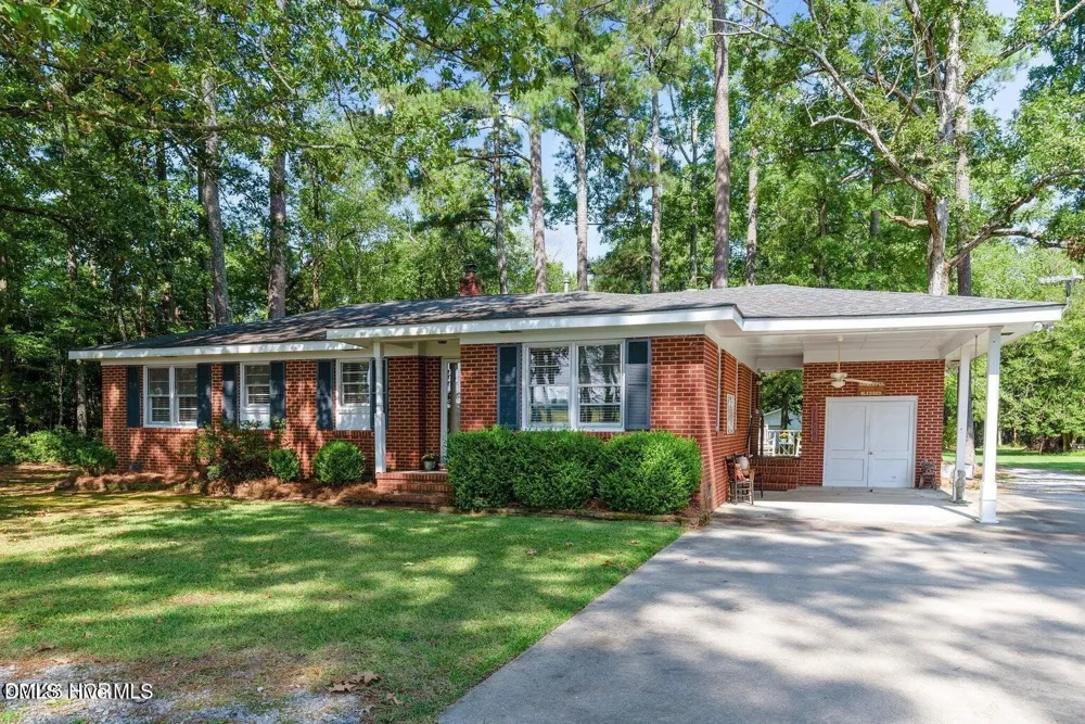 3286 Nc 122 S Pinetops, NC 27864