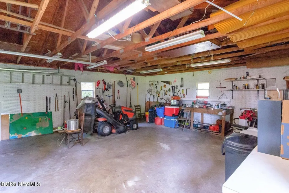 3286 Nc 122 S Pinetops, NC 27864
