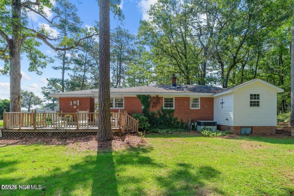 3286 Nc 122 S Pinetops, NC 27864
