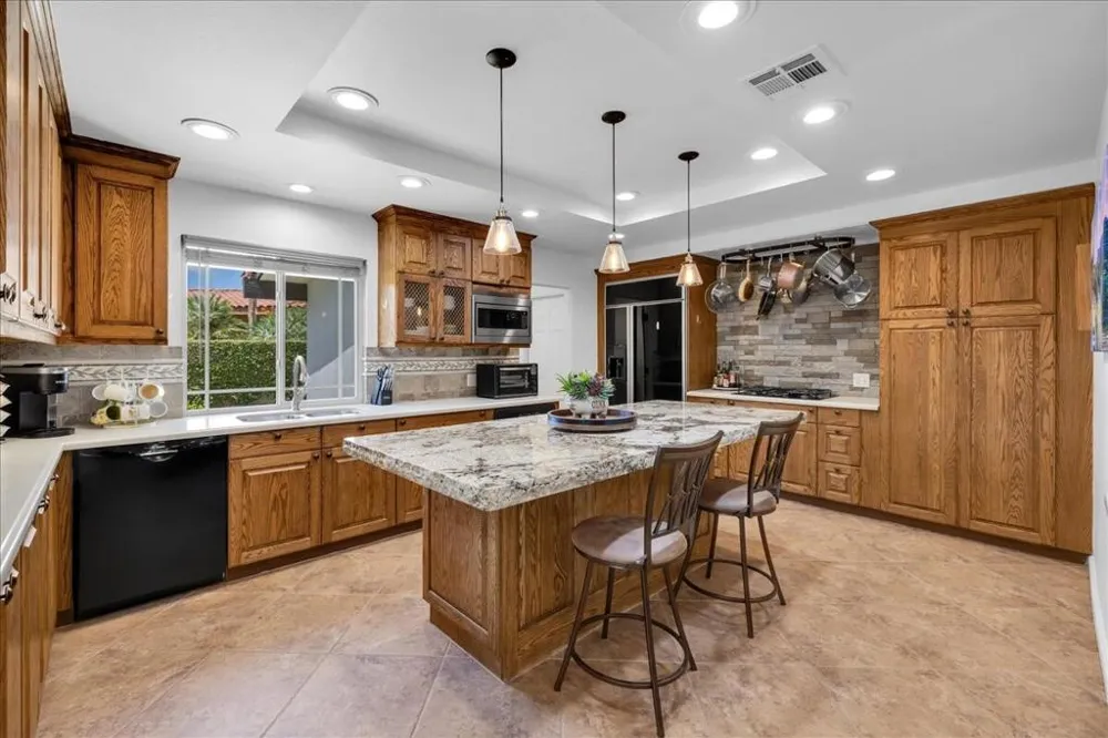 45595 ViA Corona Indian Wells, CA 92210