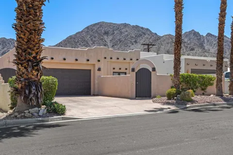 54220 Avenida Carranza