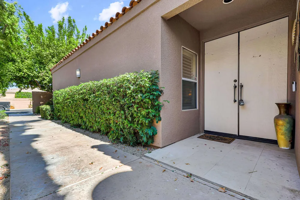 142 Lake Shore Drive Rancho Mirage, CA 92270