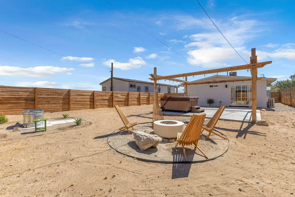 62046 Mountain View Circle Joshua Tree, CA 92252