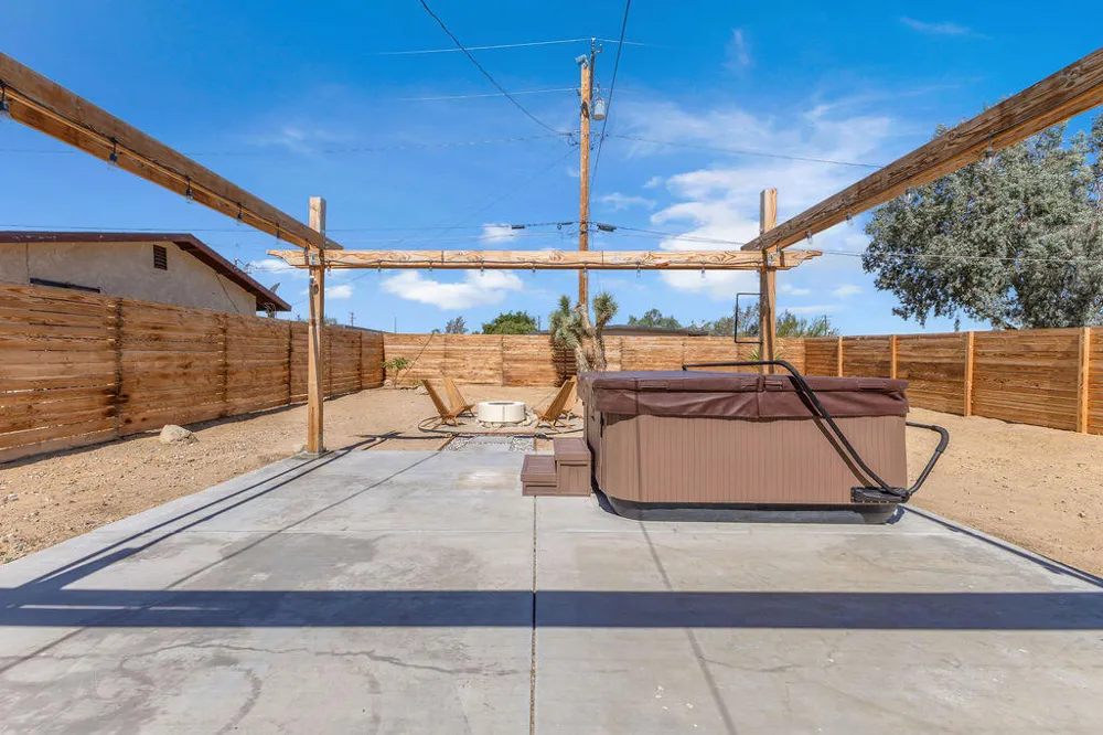 62046 Mountain View Circle Joshua Tree, CA 92252