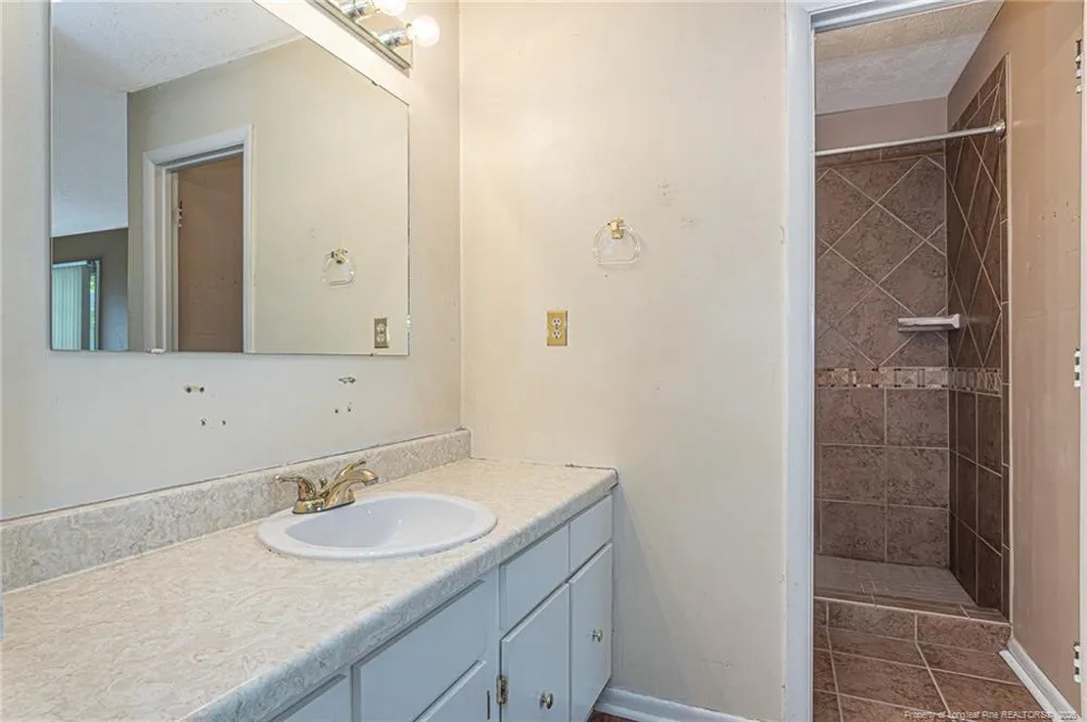 3391 Hawthorne Street Hope Mills, NC 28348