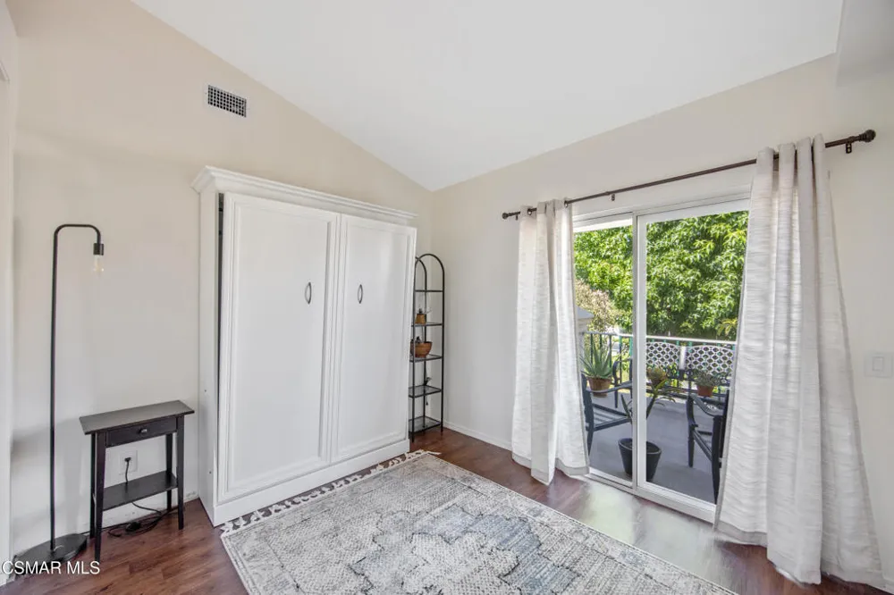 275 Ridgeton Lane #B Simi Valley, CA 93065