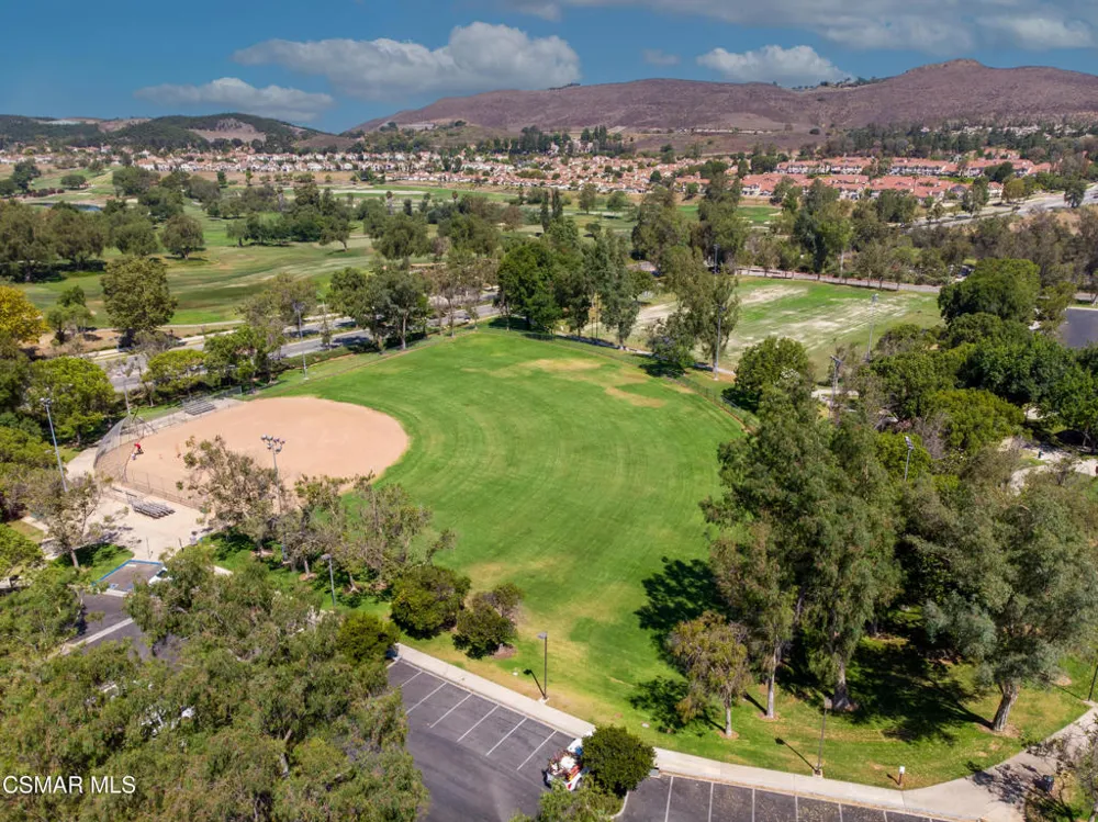 275 Ridgeton Lane #B Simi Valley, CA 93065