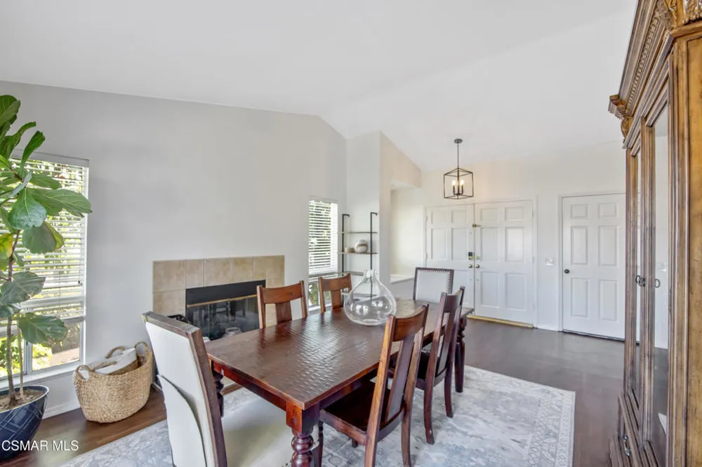 275 Ridgeton Lane #B Simi Valley, CA 93065