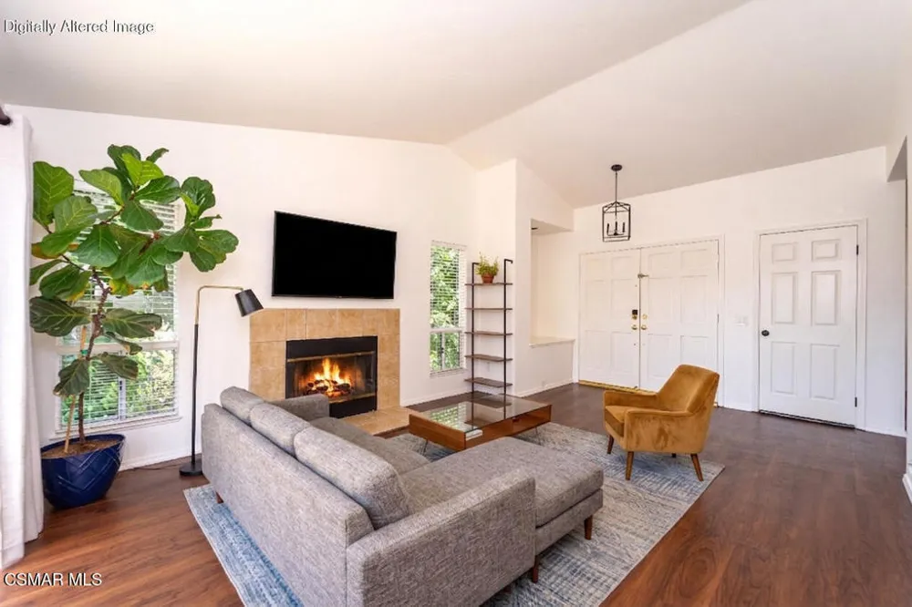 275 Ridgeton Lane #B Simi Valley, CA 93065