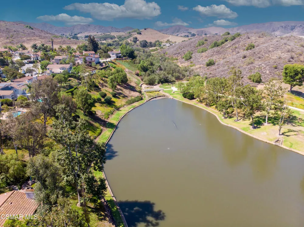 275 Ridgeton Lane #B Simi Valley, CA 93065