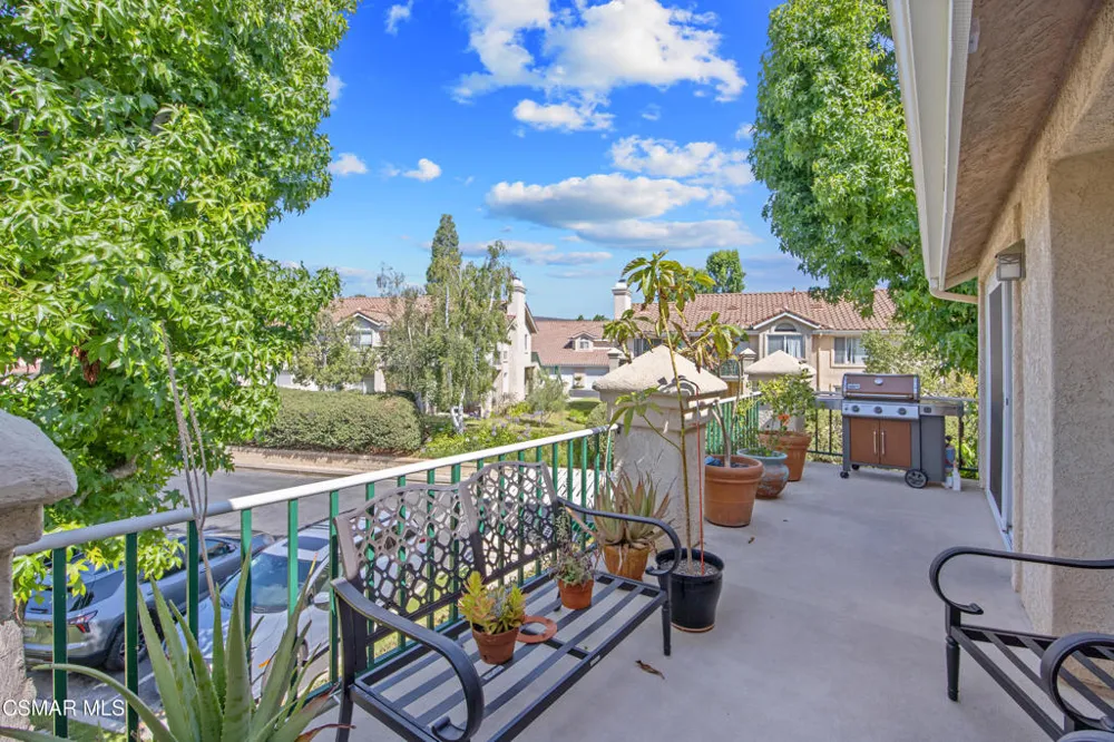 275 Ridgeton Lane #B Simi Valley, CA 93065