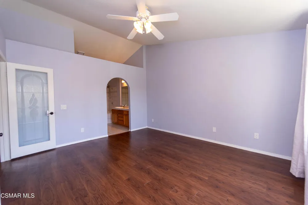 275 Ridgeton Lane #B Simi Valley, CA 93065
