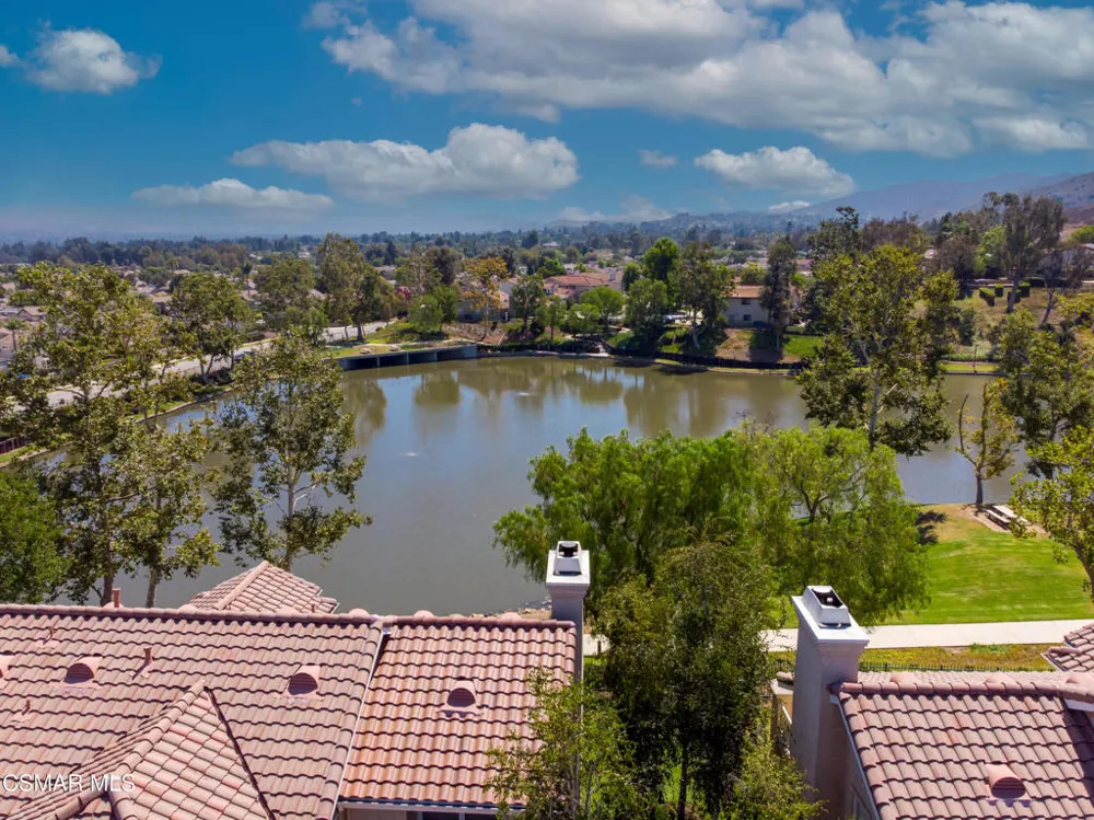 275 Ridgeton Lane #B Simi Valley, CA 93065