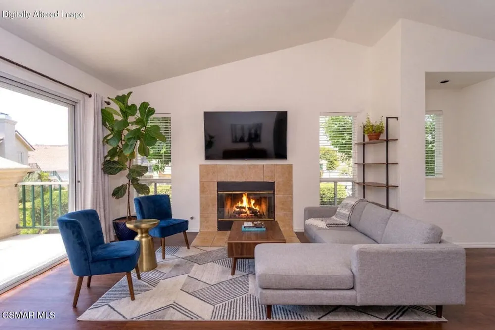 275 Ridgeton Lane #B Simi Valley, CA 93065