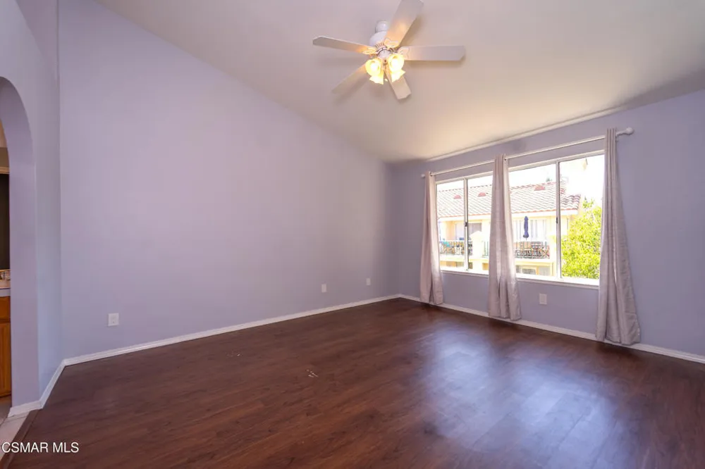 275 Ridgeton Lane #B Simi Valley, CA 93065
