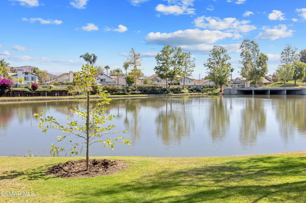 275 Ridgeton Lane #B Simi Valley, CA 93065