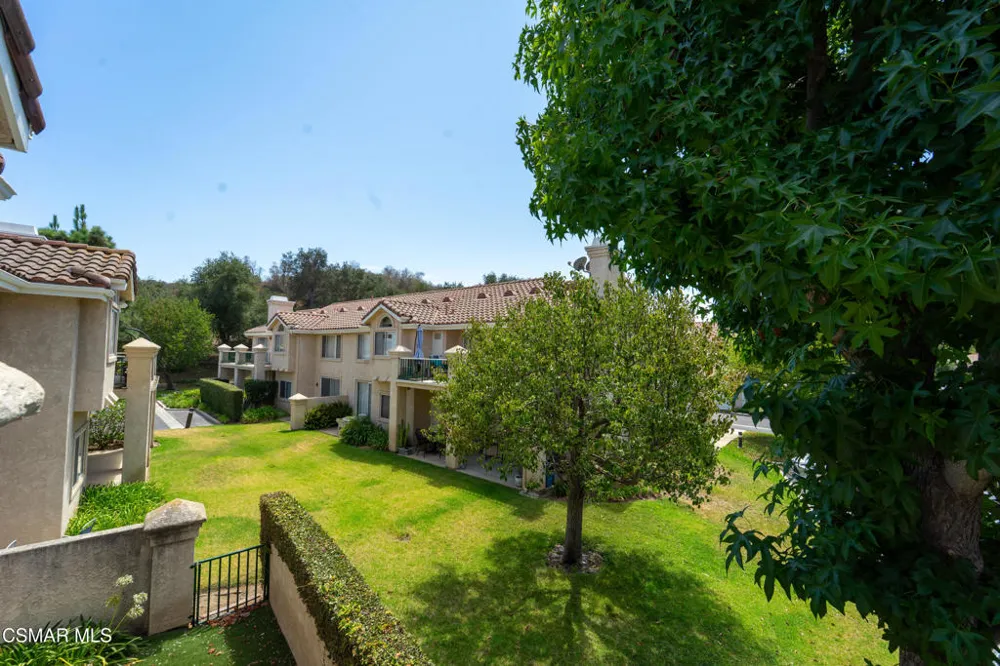 275 Ridgeton Lane #B Simi Valley, CA 93065