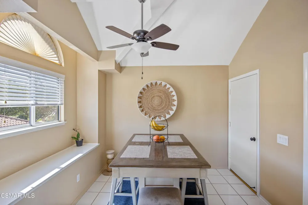 275 Ridgeton Lane #B Simi Valley, CA 93065