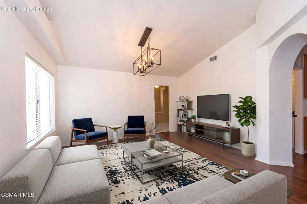 275 Ridgeton Lane #B Simi Valley, CA 93065