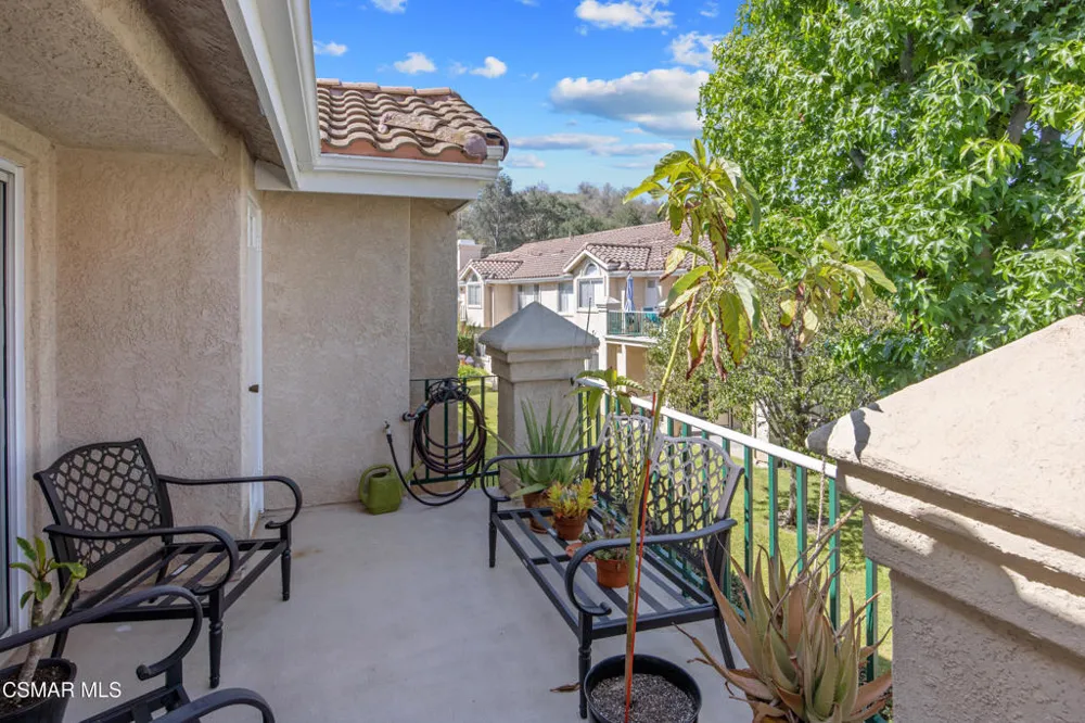275 Ridgeton Lane #B Simi Valley, CA 93065