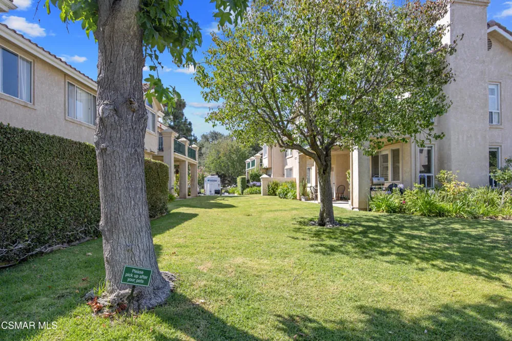 275 Ridgeton Lane #B Simi Valley, CA 93065