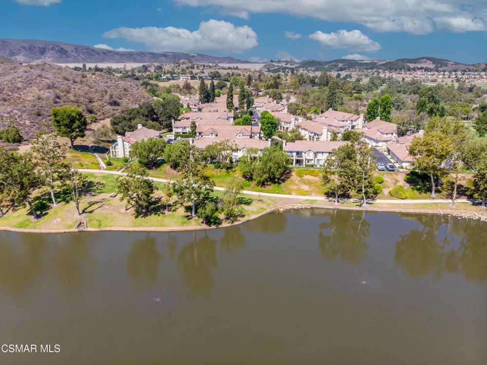 275 Ridgeton Lane #B Simi Valley, CA 93065