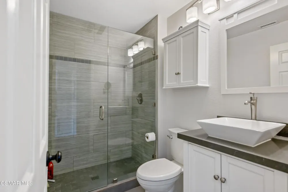 275 Ridgeton Lane #B Simi Valley, CA 93065