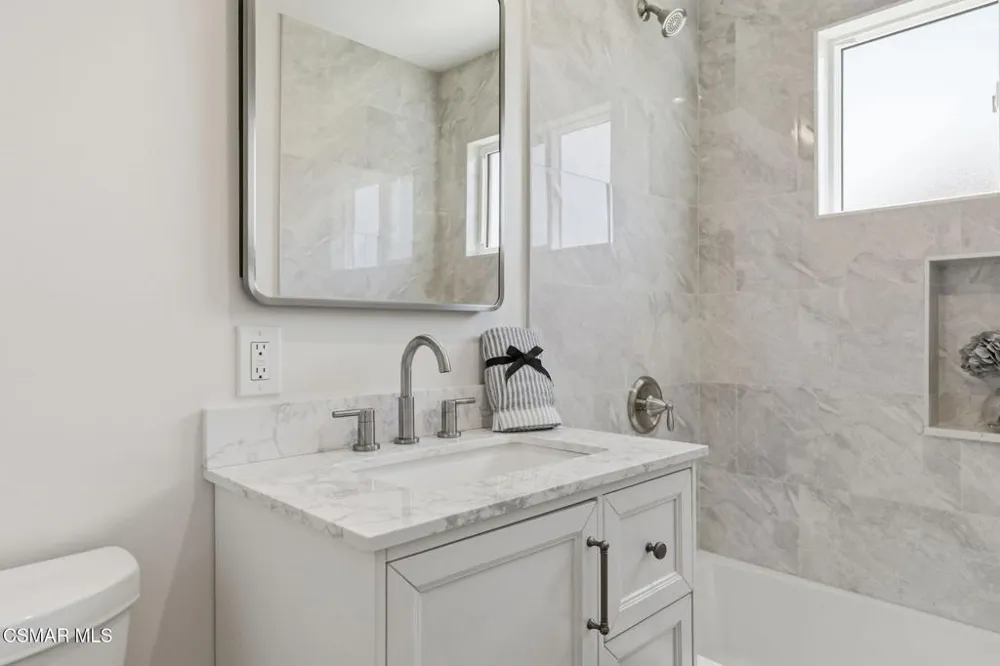 1307 Clay Avenue Ventura, CA 93004