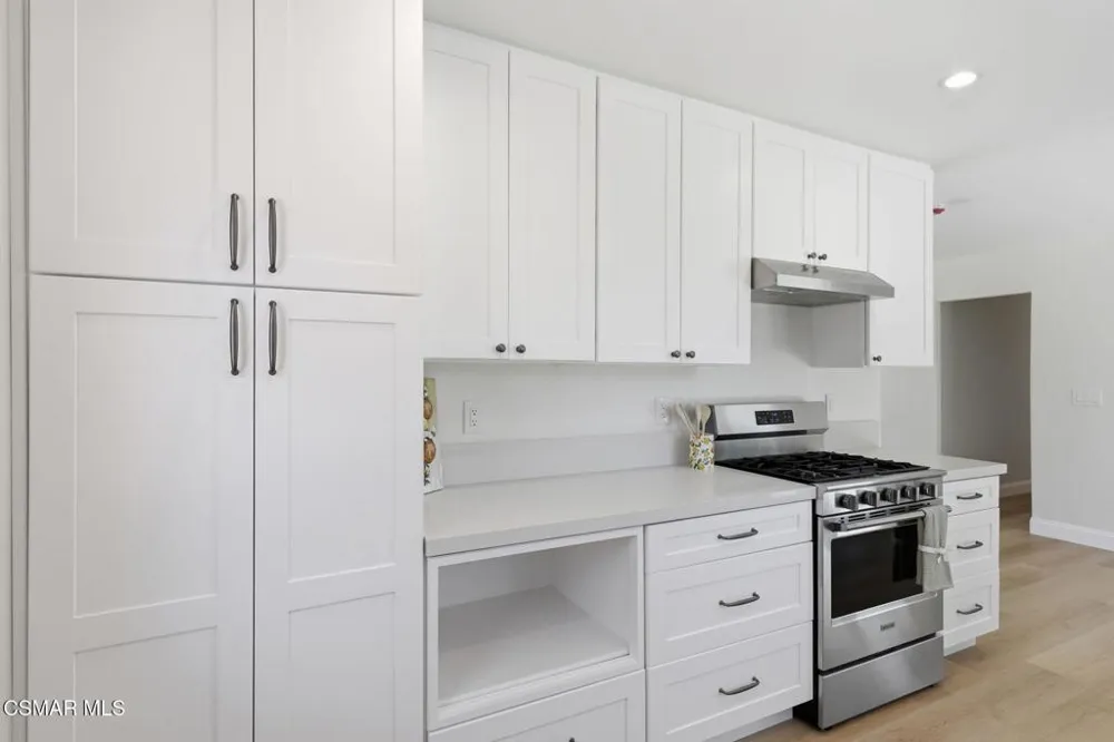 1307 Clay Avenue Ventura, CA 93004