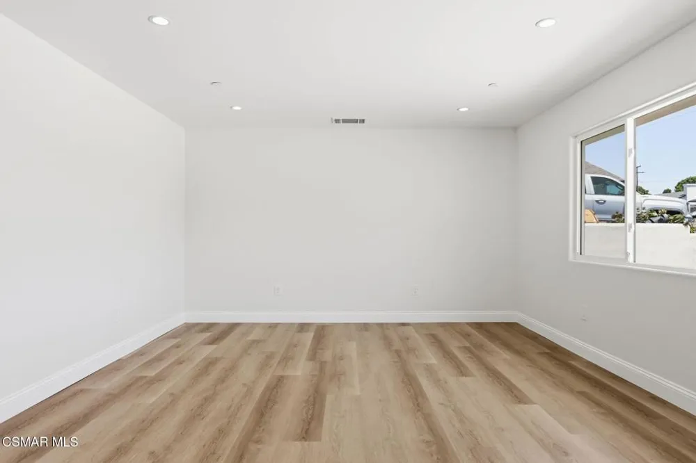 1307 Clay Avenue Ventura, CA 93004