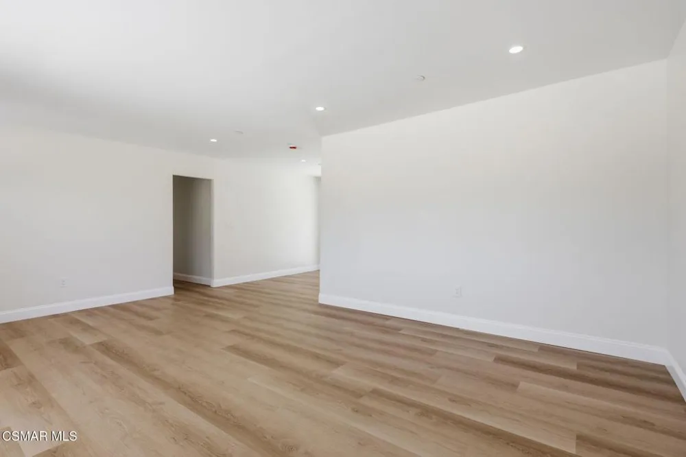 1307 Clay Avenue Ventura, CA 93004