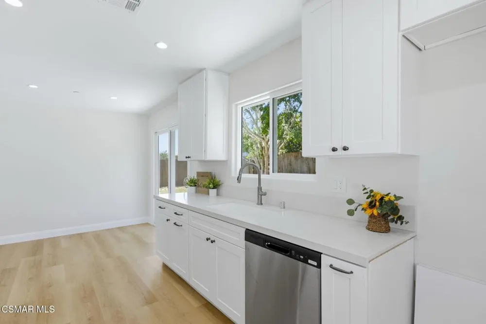 1307 Clay Avenue Ventura, CA 93004
