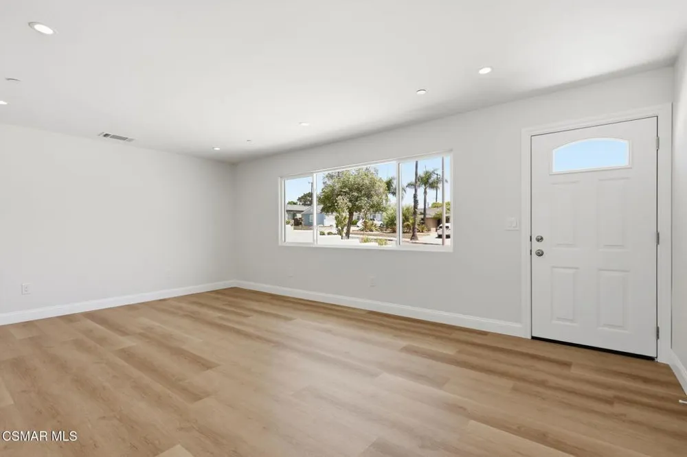 1307 Clay Avenue Ventura, CA 93004