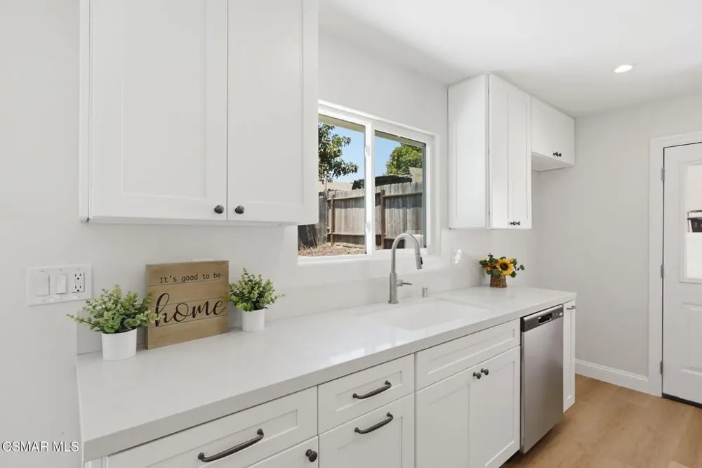 1307 Clay Avenue Ventura, CA 93004