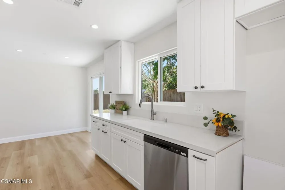 1307 Clay Avenue Ventura, CA 93004