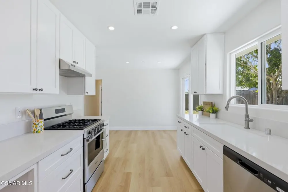 1307 Clay Avenue Ventura, CA 93004