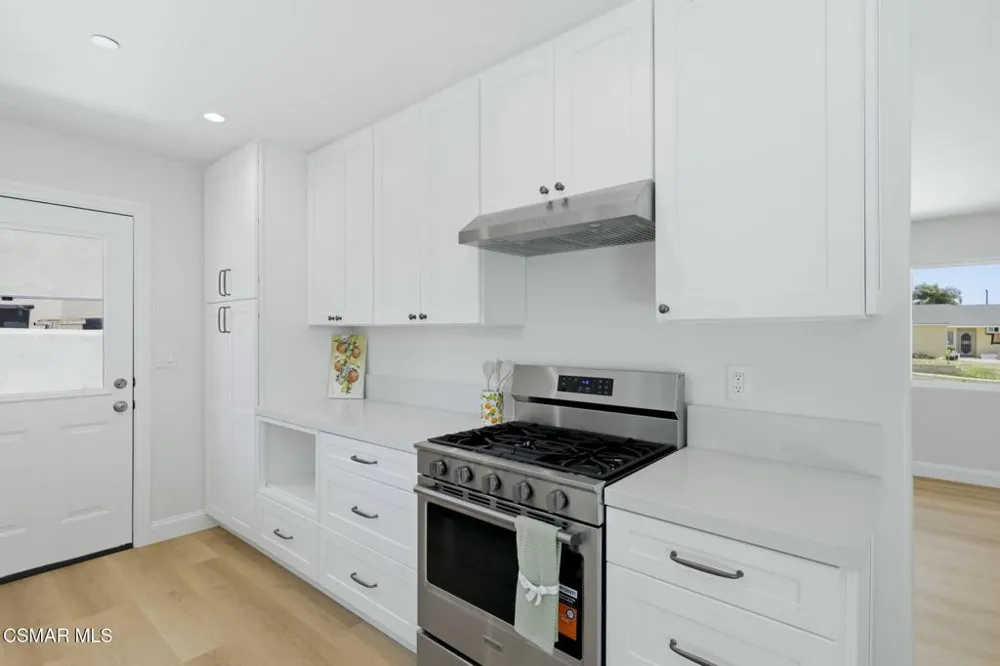 1307 Clay Avenue Ventura, CA 93004