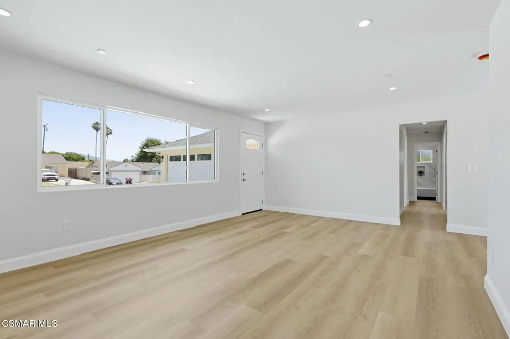 1307 Clay Avenue Ventura, CA 93004