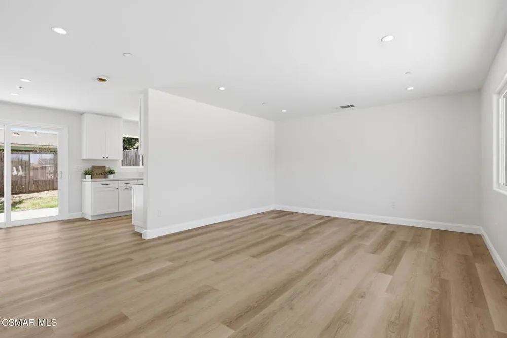 1307 Clay Avenue Ventura, CA 93004