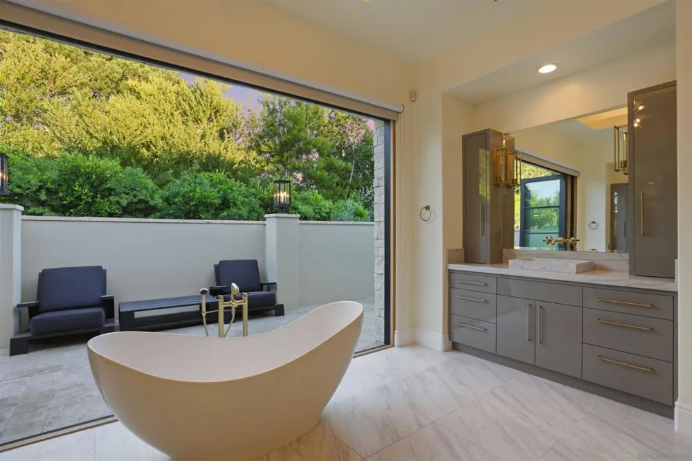 6045 Mimulus Rancho Santa Fe, CA 92067
