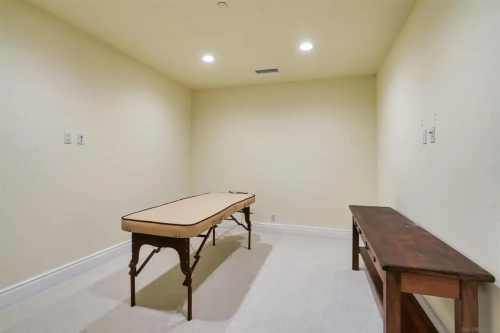 6045 Mimulus Rancho Santa Fe, CA 92067
