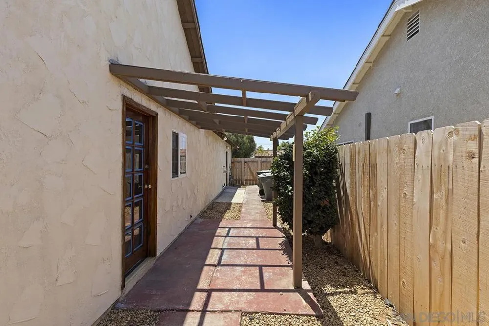 2170 Jefferson Ave Escondido, CA 92027