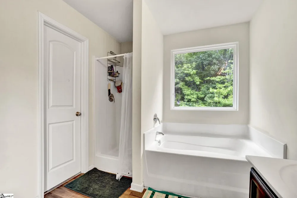 156 Queens Circle Laurens, SC 29360