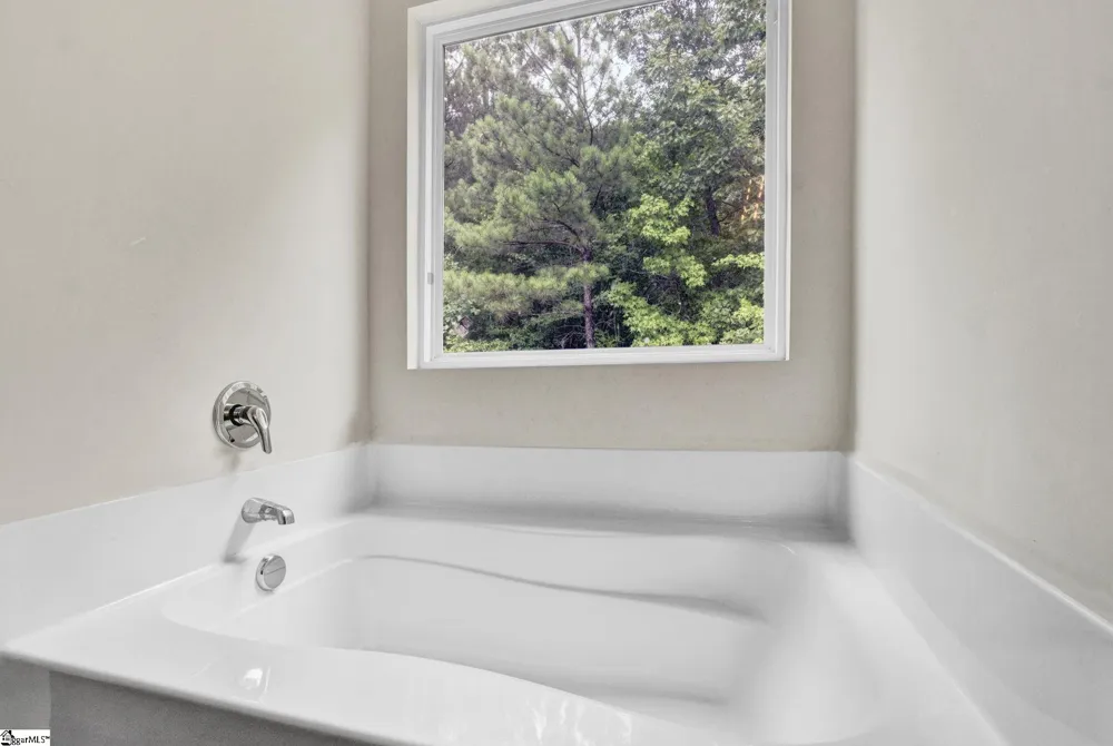 156 Queens Circle Laurens, SC 29360